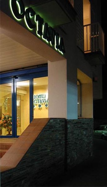 AMOROS ARQUITECTES: 230C-HOTEL EN CASC ANTIC